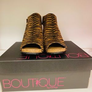 Boutique by Corkys Tiger print Wedge sandals
